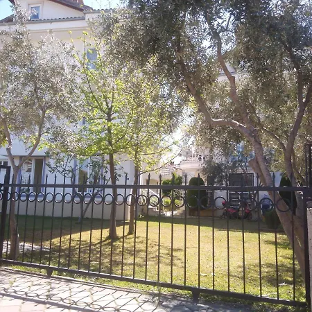 Daire Kaptan Apart-3 çalış Plajı Yazlık Eviniz